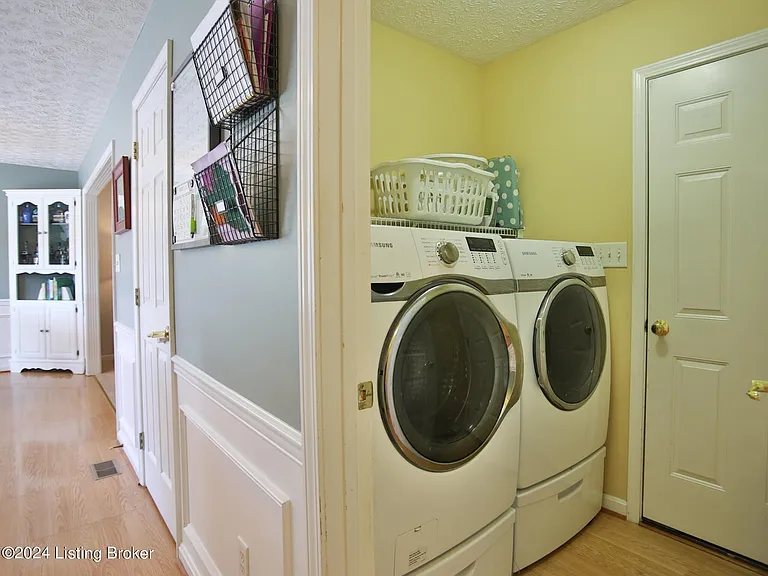 11900 Anoka Ct — Photo 18