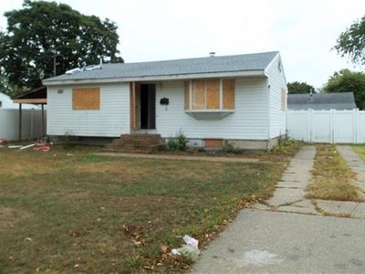 30 E Beech St, Central Islip, NY, 11722