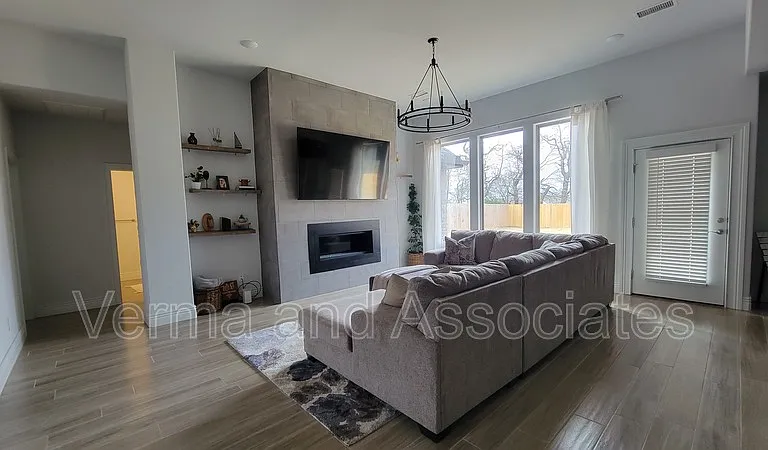 1890 Sunrise Cir — Photo 10
