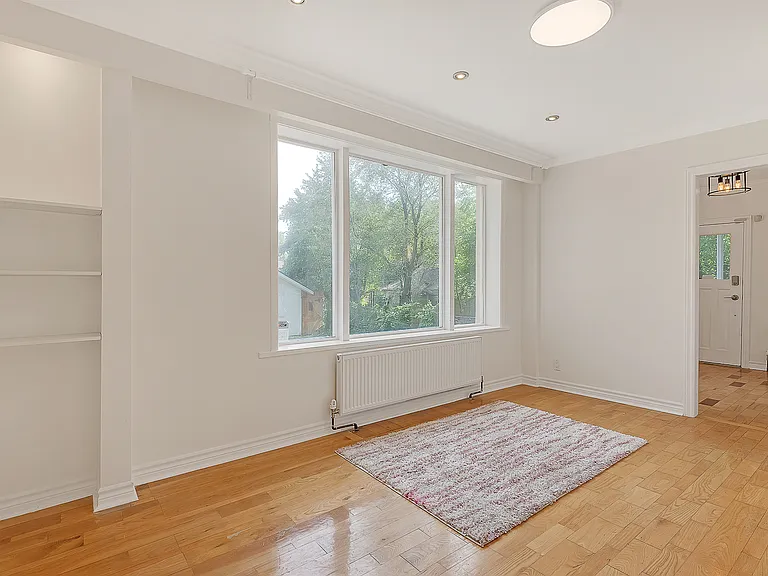 1345 Saint James Ave — Photo 7