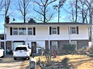 9093 Andromeda Dr, Burke, VA 22015