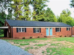 3018 & 3020 Church St, Claremont, NC 28610