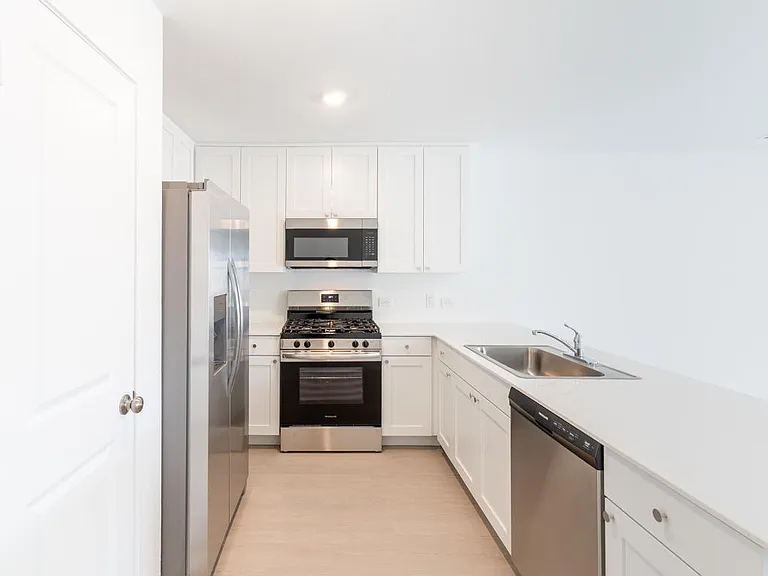 208 Skyfire St — Photo 6