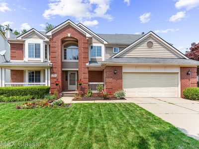 2731 Greenlawn Ave, Commerce Township, MI, 48382