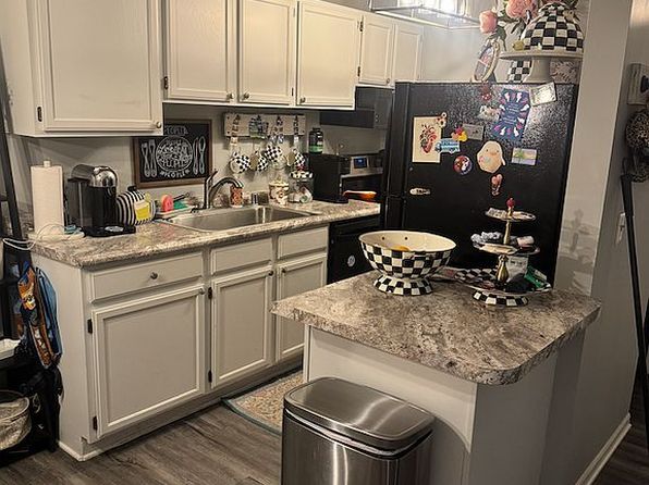 1081 S Broadway APT 106