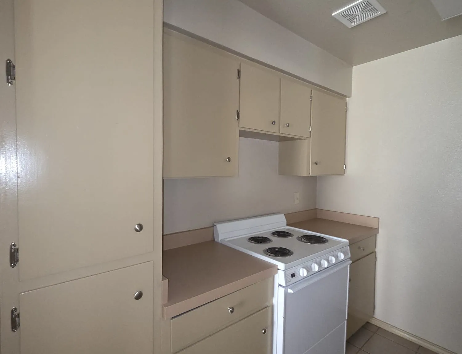 1 bed, 900 sqft, $775 — Photo 4
