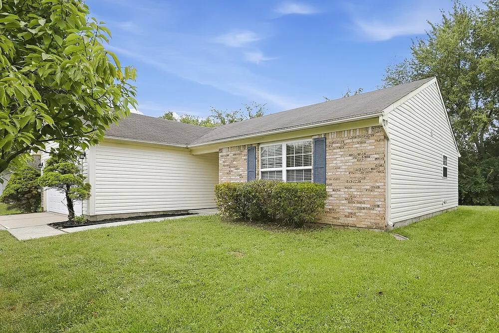3 bed, 2.0 bath, 1200 sqft, $1,875 — Photo 3