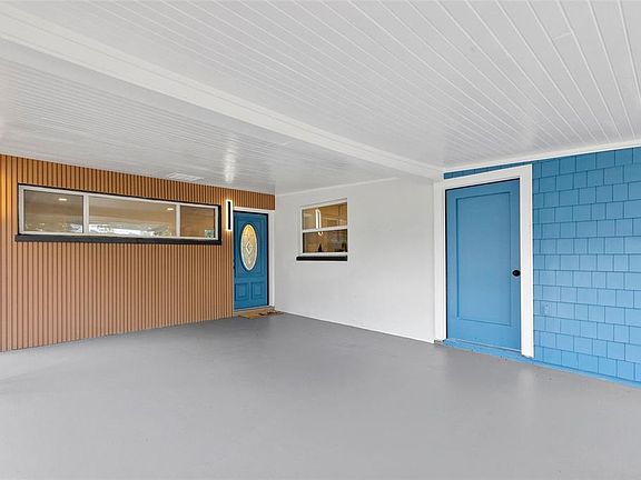 3rd image of 10221 N FLEETWOOD DRIVE