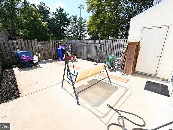 3rd image of 3843 Gateview Pl