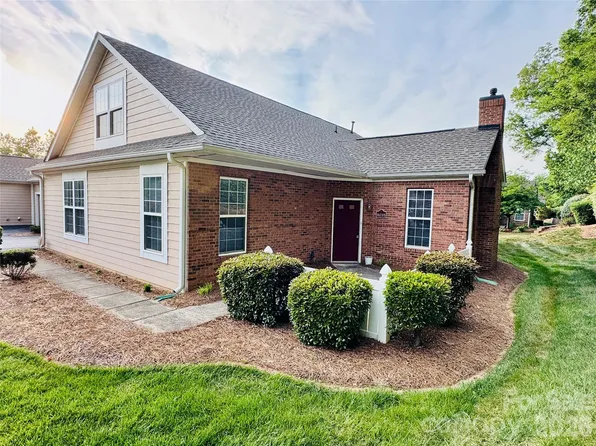 8035 Sultana Cres, Charlotte, NC 28227