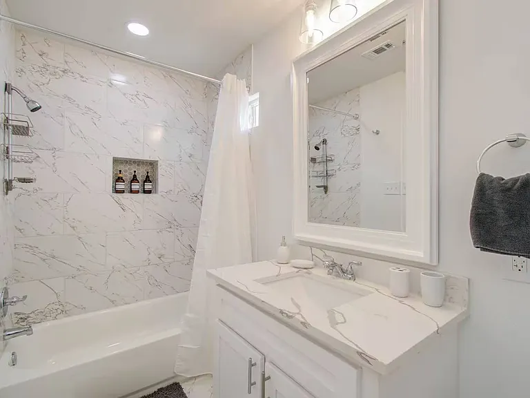 304 Eastwood St #A — Photo 10