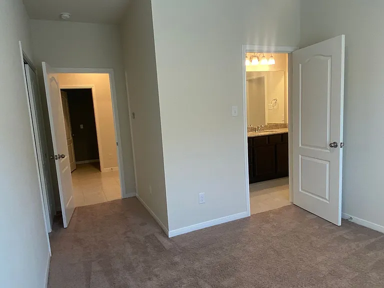 2220 Chia Ct — Photo 21