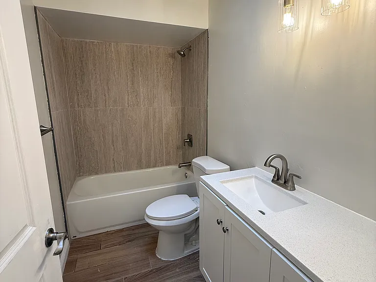 7612 Stockdale Hwy #C — Photo 1