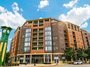 437 W Division St APT 913, Chicago, IL 60610