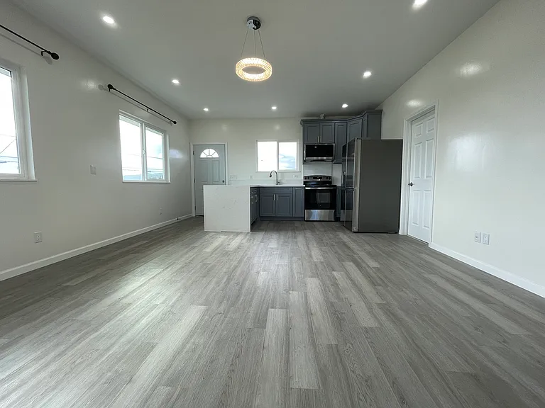 4409 Anai St — Photo 8