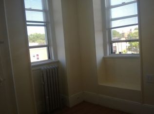 47-01 Newtown Rd, Astoria, NY 11103