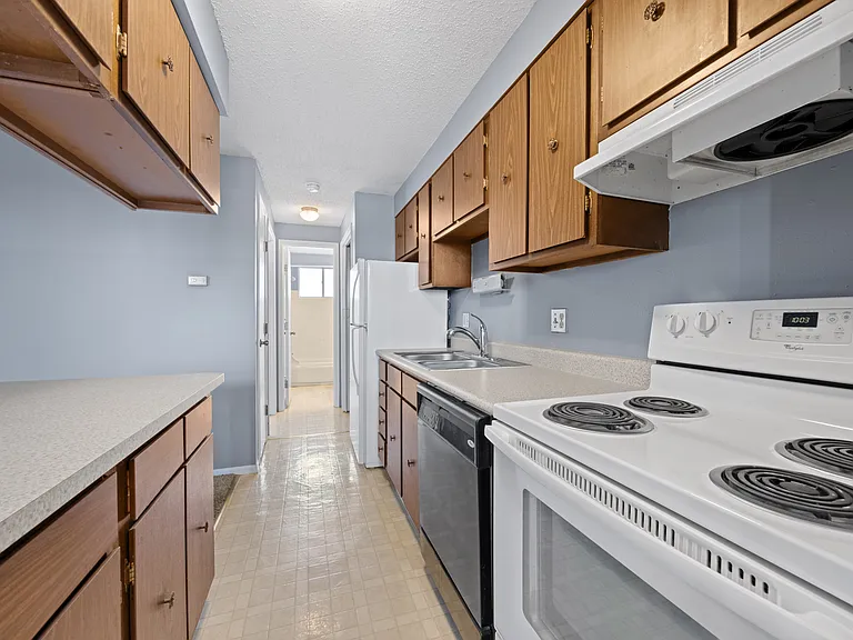 3270 S Grant St — Photo 4