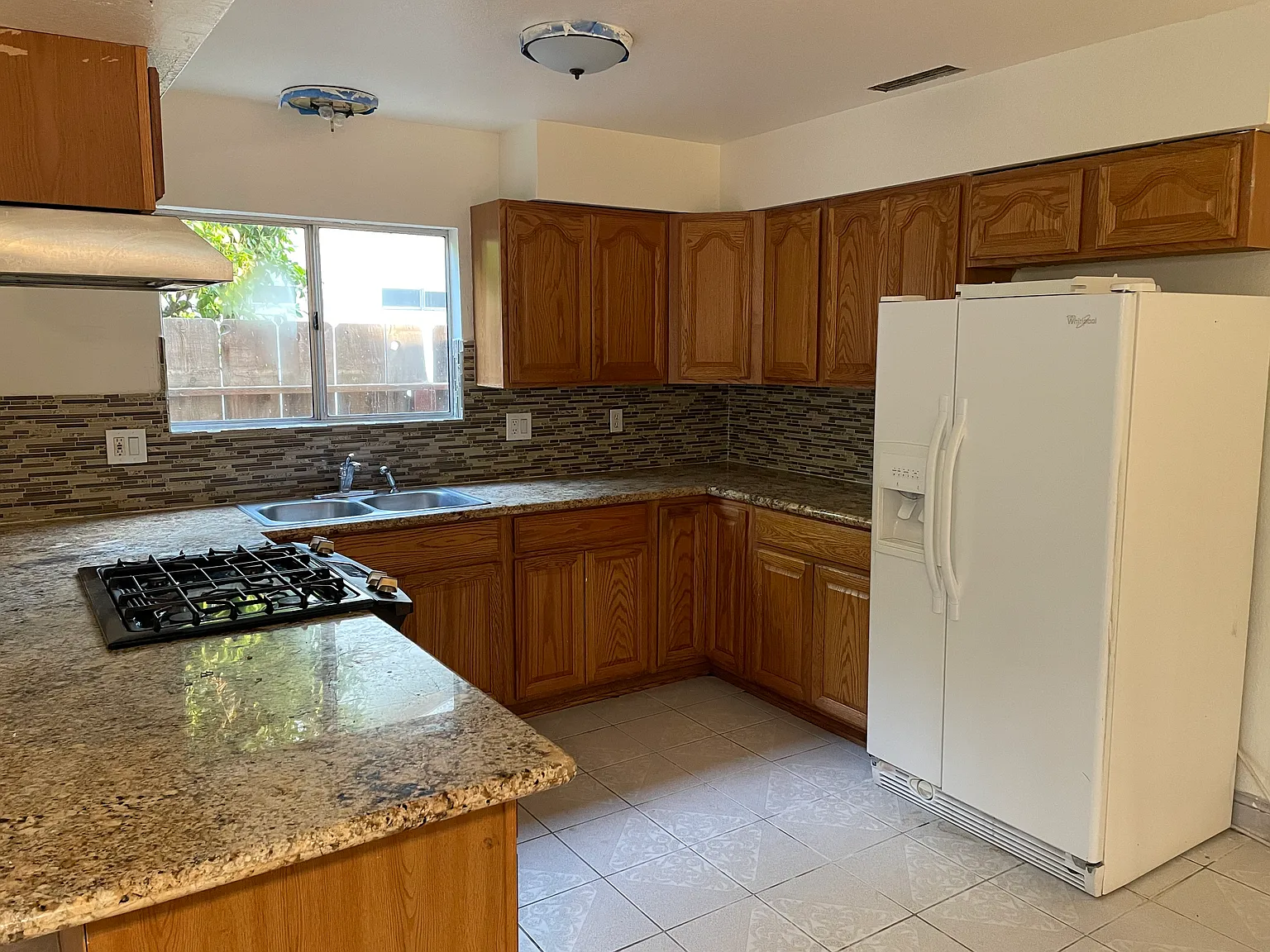 4 bed, 1459 sqft, $2,075 — Photo 4