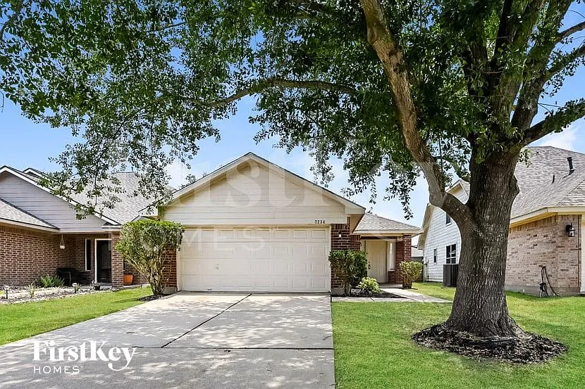7234 River Pines Dr