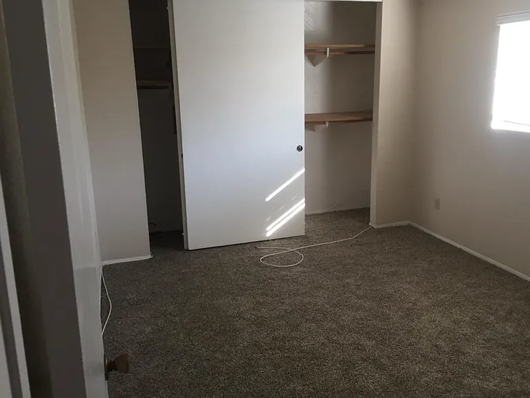 1425 Essex St — Photo 11