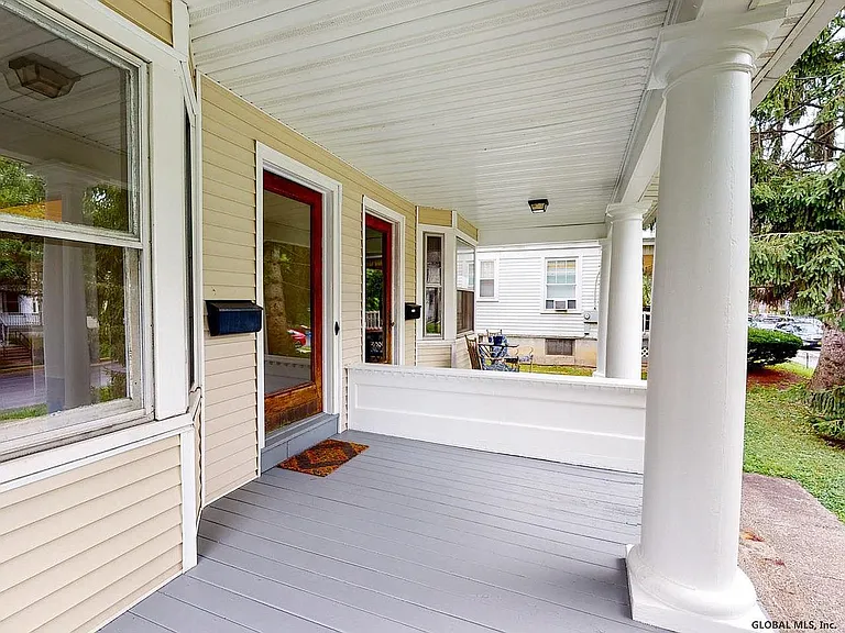 7 S Main Ave — Photo 3