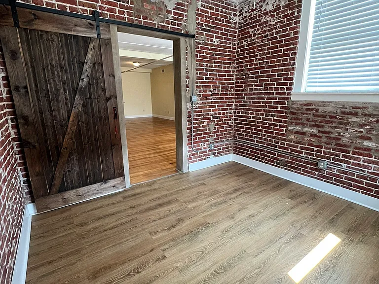 619 Ryan St — Photo 7