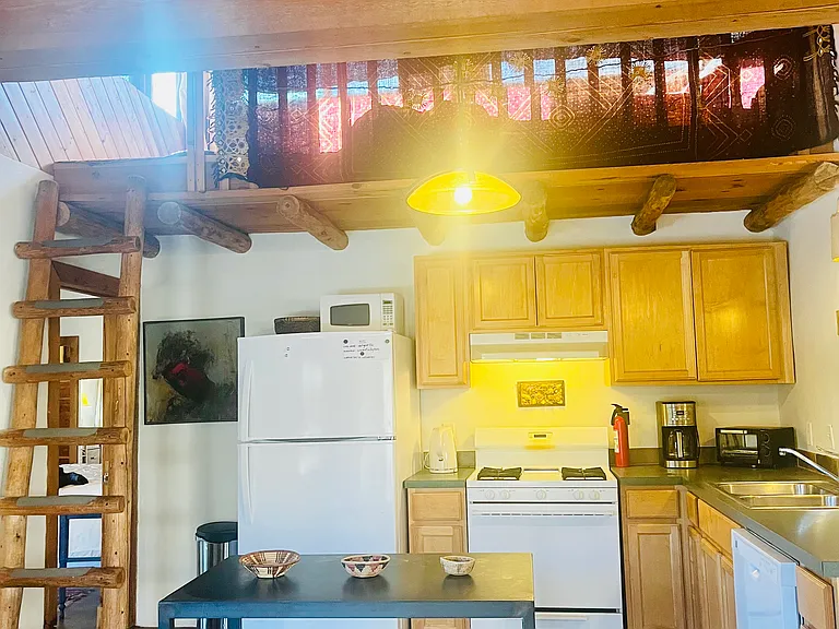 114 Upper Ranchitos Rd — Photo 3