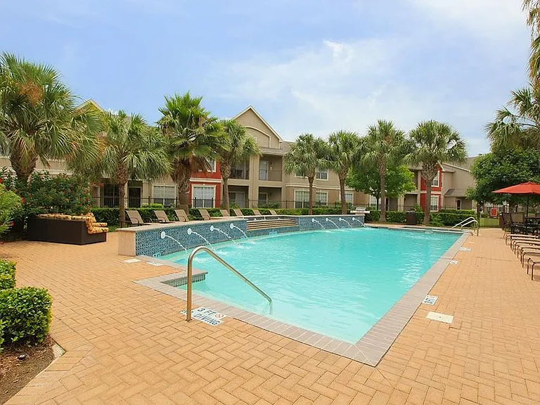 Rincon Apartments — Photo 11