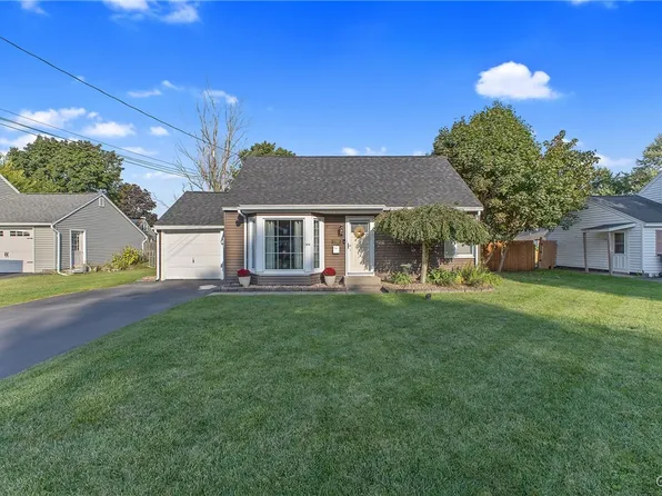 304 Hyland Dr, North Syracuse, NY 13212