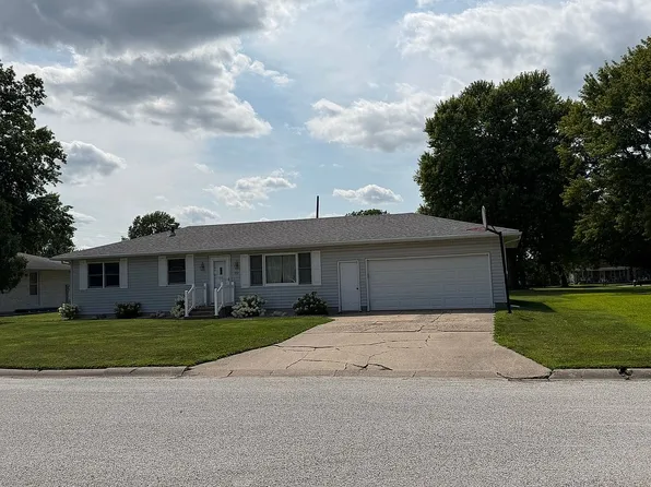 92 6th St, West Point, IA 52656
