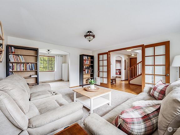 5th image of 1707 25th Street Pl SW
