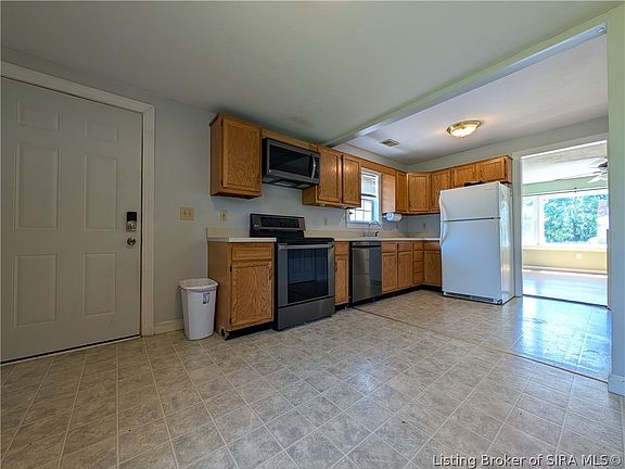 3rd image of 2834 Sellers Court