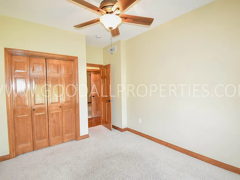 40 NE Gracewood Dr — Photo 15