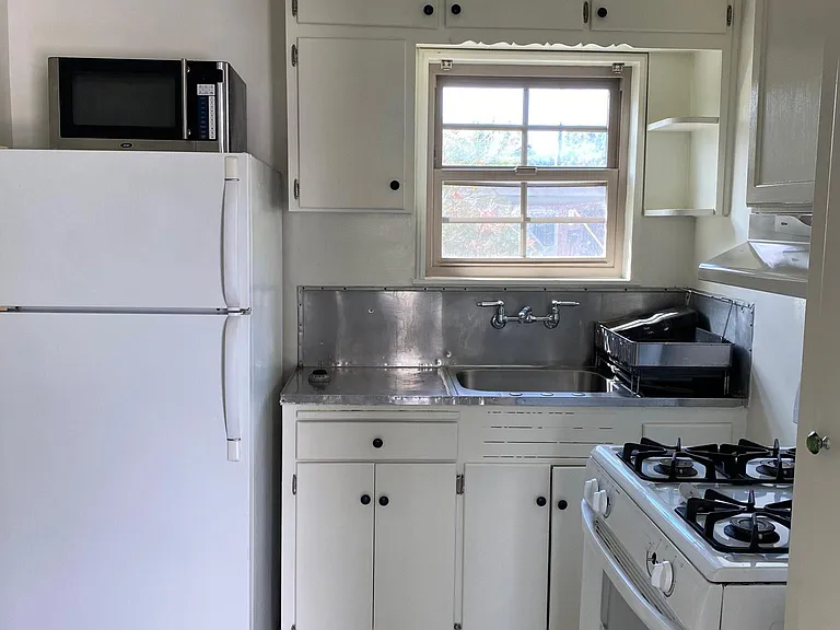 548 W Imperial Ave #2 — Photo 3