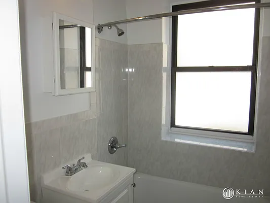 Rented by Kian Realty | media 29