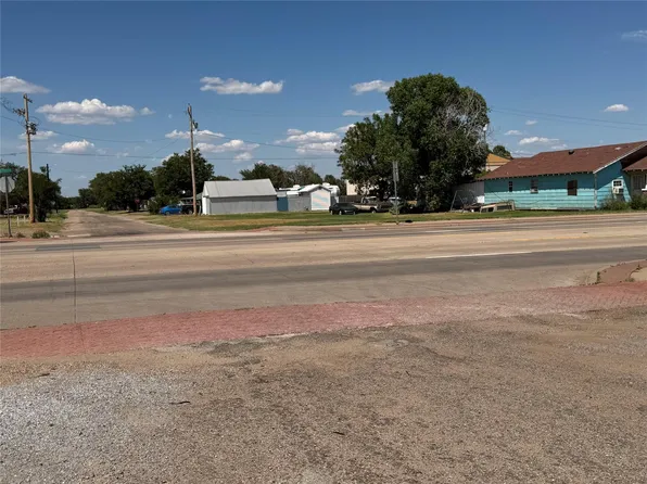 401 Avenue F NE, Childress, TX 79201