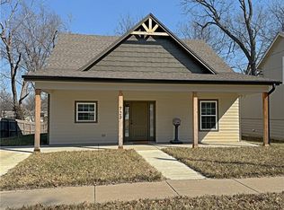 723 S Locust St, Ottawa, KS 66067