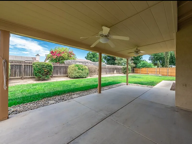 1004 W Orange St — Photo 15