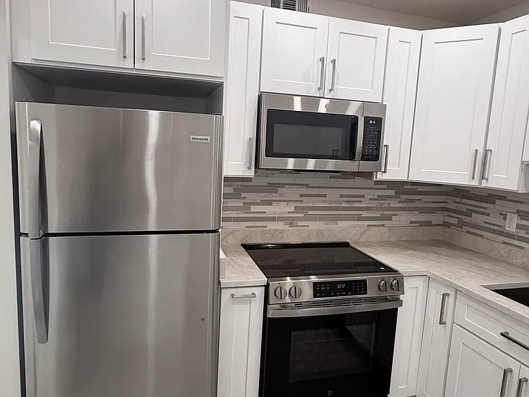 6505 Winfield Blvd — Photo 5