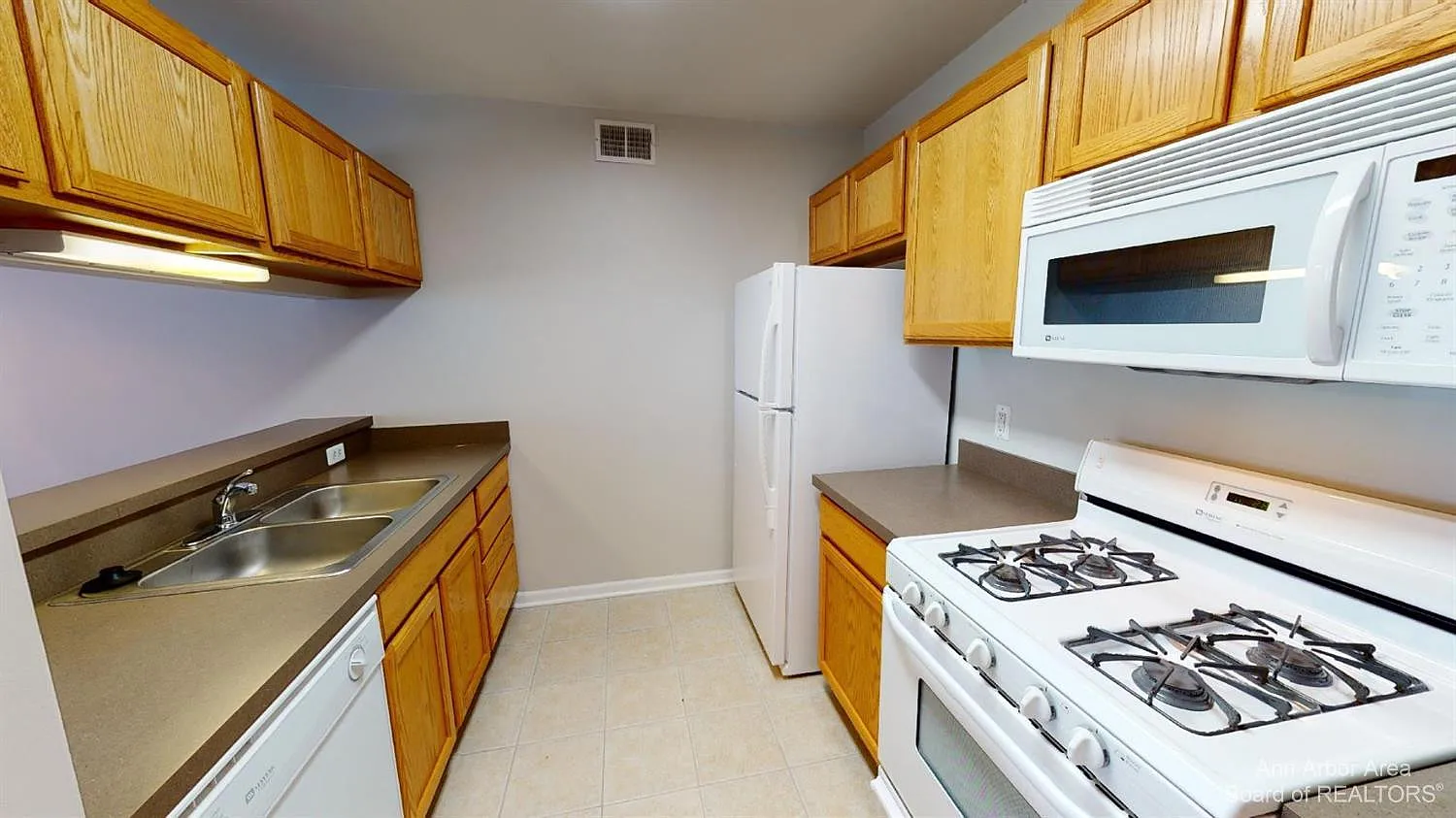 2 bed, 2.0 bath, 1094 sqft, $2,100 — Photo 2