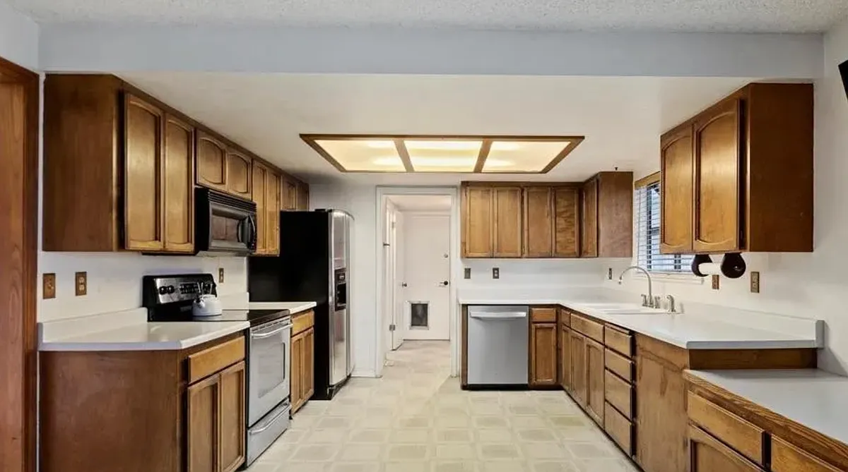 Building Photo - 2101 Estates Dr