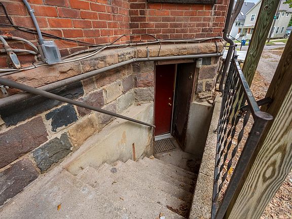 5th image of 1136 Prospect St #3