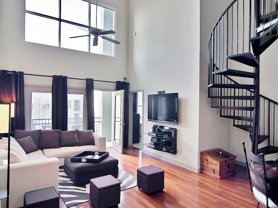 2nd image of 390 17th St NW Unit 6058