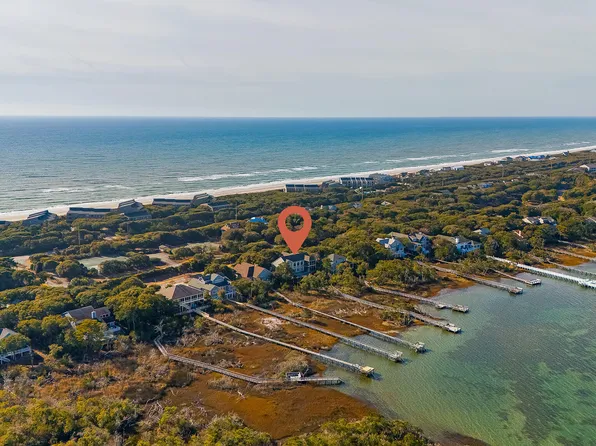 550 Fiddlers Ridge Road, Pine Knoll Shores, NC 28512