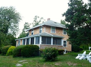 90 Spring St, Saunderstown, RI 02874