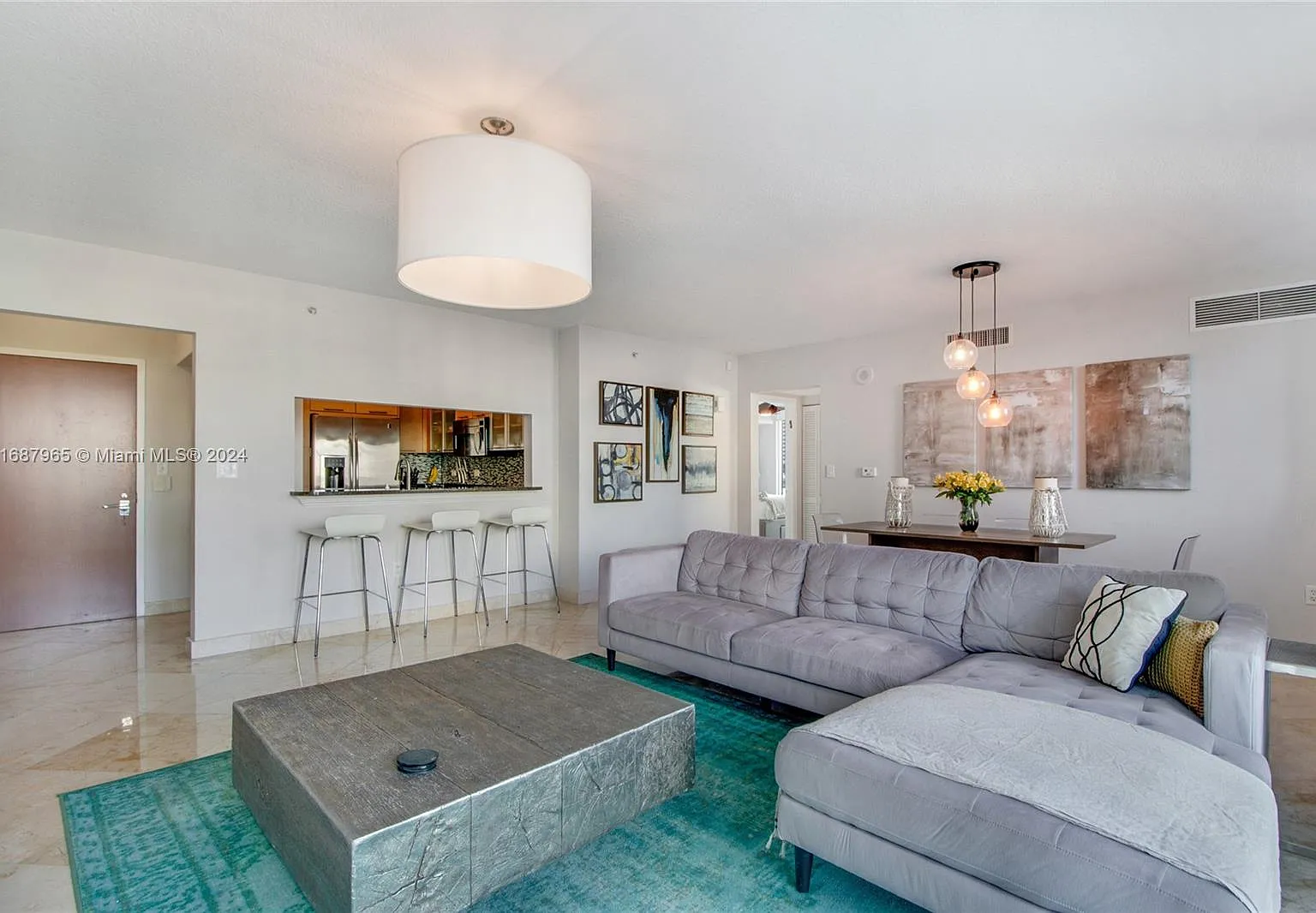 2 bed, 1117 sqft, $6,500 — Photo 2