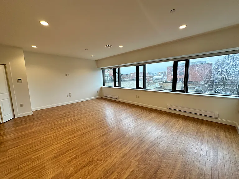 Red Oak at 875 Elm Street — Photo 59