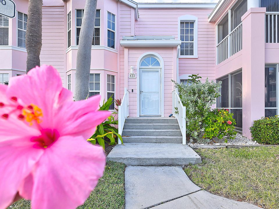 1st image of 411 NE Plantation Road #522