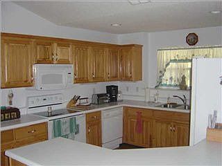 2nd image of 593 Nebraska Cres