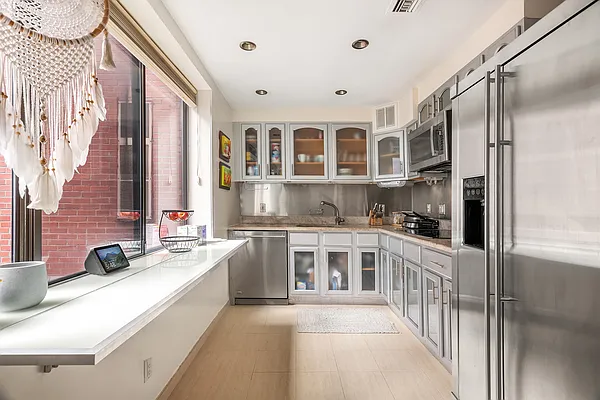 Rented by Brown Harris Stevens | media 11
